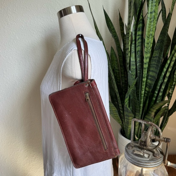 Vintage Burgundy Leather Wristlet Clutch Made in Brazil - Picture 4 of 8